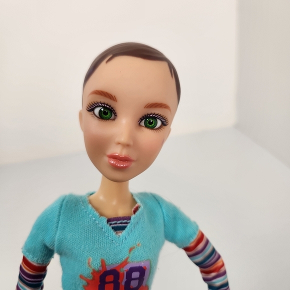 Spin Master 2009 Liv Moxi Doll Girlz 11.5” Brown Hair Green Eyes Articulated - Picture 1 of 9